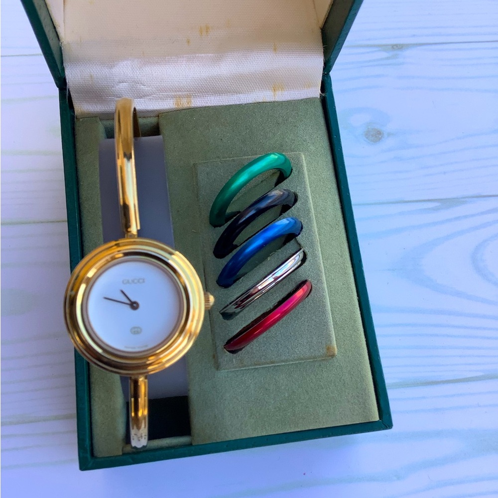 Gucci Gold Watch with Interchangeable Bezels - Picture 4 of 6